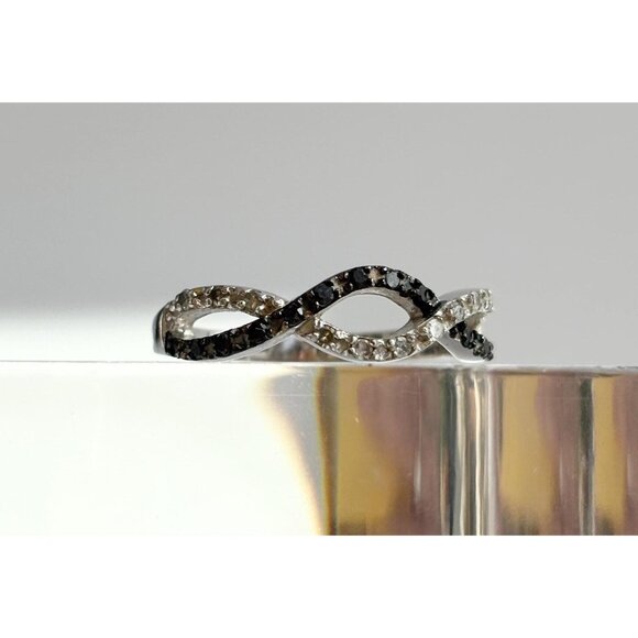 Infinity Symbol CZ & Black Spinel Unusual 925 Sterling Silver Vintage Ring sz 8 - Picture 1 of 10